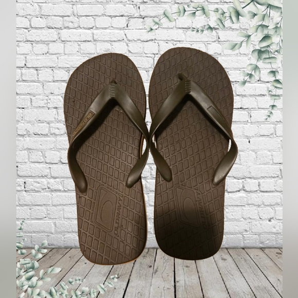 Old Navy flip flops- size 10 - Picture 1 of 5